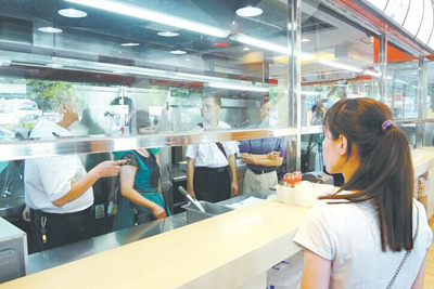 广东清远:学校食堂"明厨亮灶"全覆盖